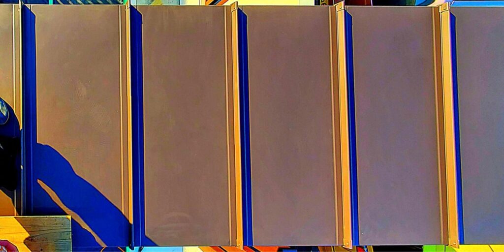 立平葺き金属屋根材参考写真